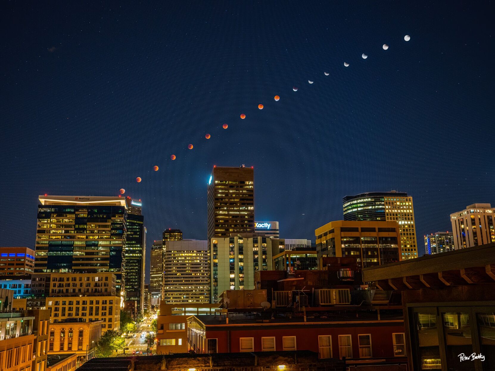 Peter Batty photo sub, blood moon